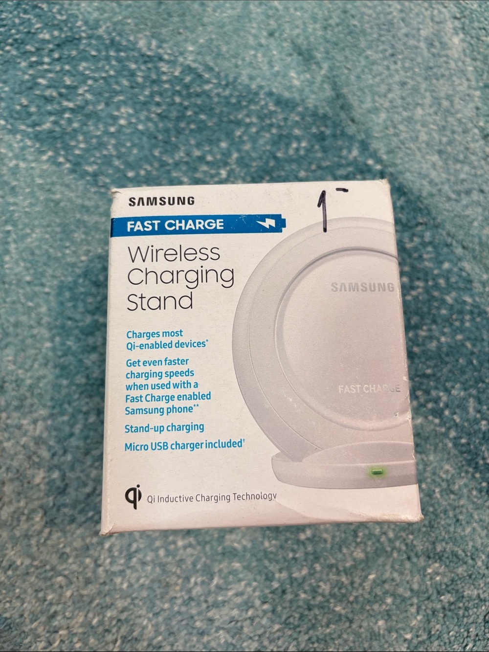Samsung Fast Charge Wireless Charging Stand.